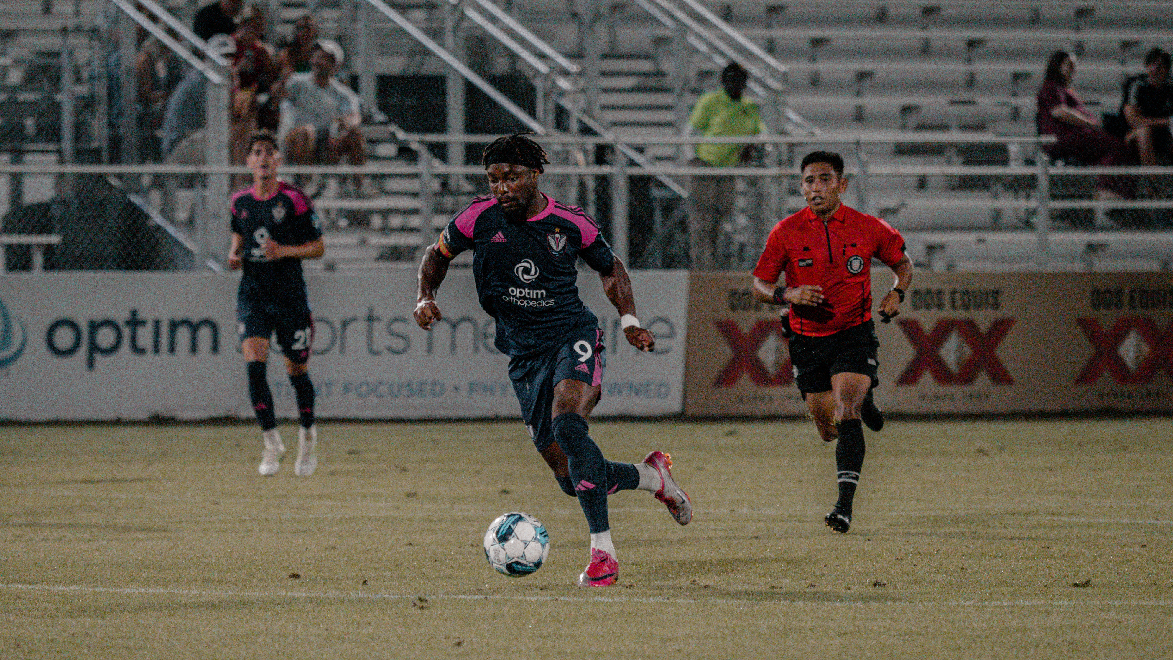 Kazaiah Sterling Named to USL League One Team of the Week featured image